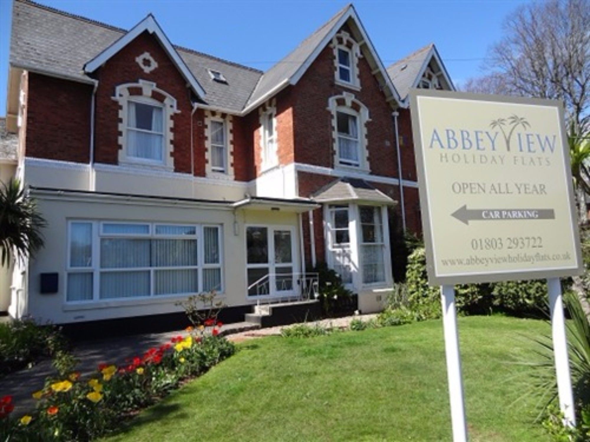 Abbey View Flats Apartment *